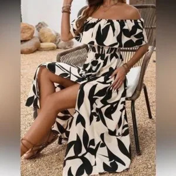 Off-Shoulder Black and Cream Maxi Dress - Picture 4 of 5